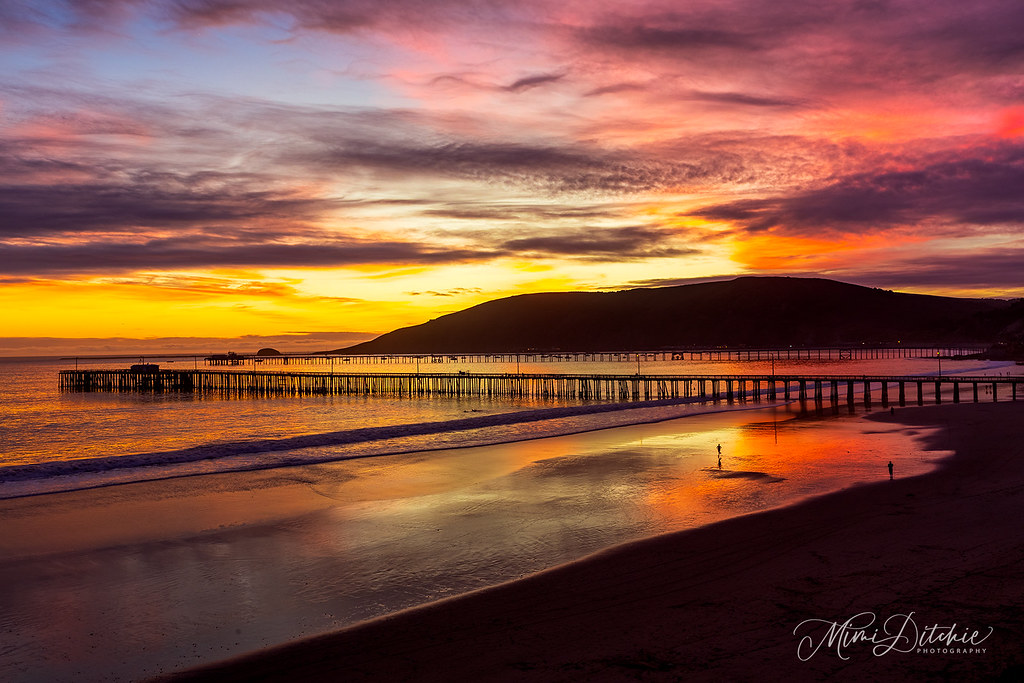 Avila Beach Sunset I shared this sunset with a stranger na… Flickr