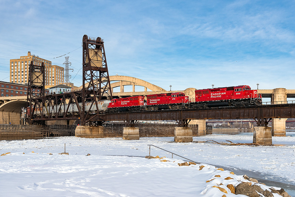 Robert Street The CP Northfield Job passes over the 940 ft… Flickr