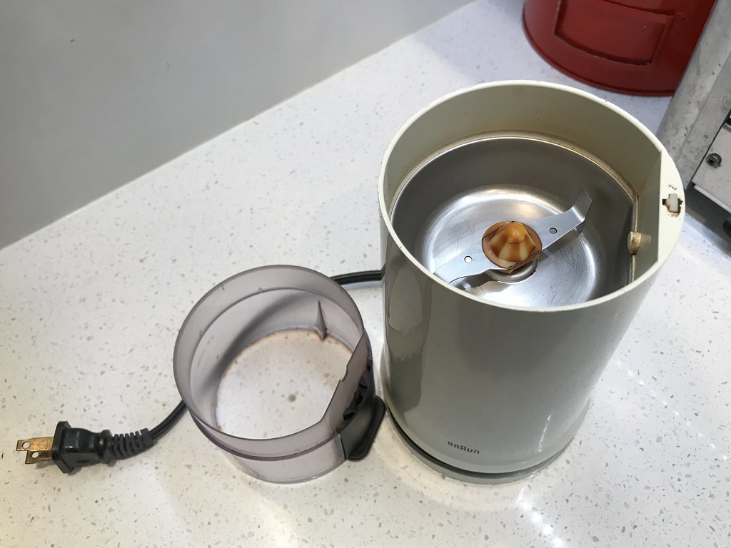 Braun blade coffee grinder Blade coffee grinder by Braun. … Flickr