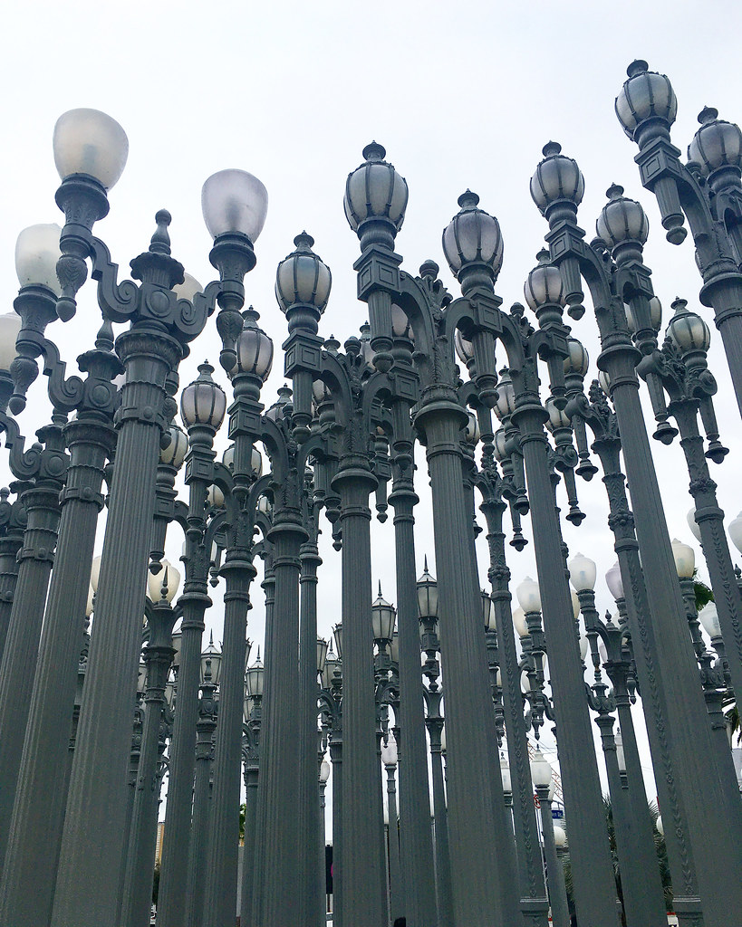 Rows of Vintage Street Lamps Shine on L.A.'s Miracle Mile