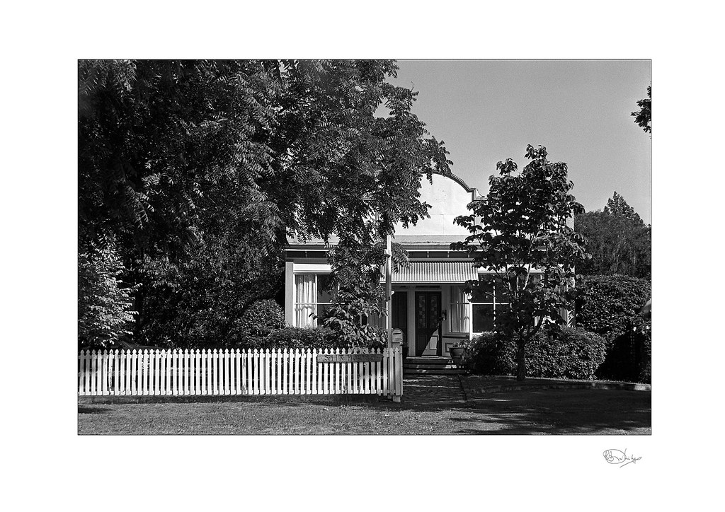 Silk House Yashica 230AF 2885mm Yashica Kyocera f/3.5… Flickr