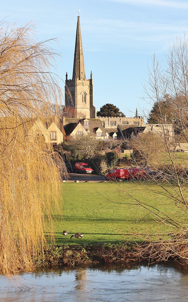 LechladeonThames, from the halfpenny bridge . St Lawrenc… Flickr