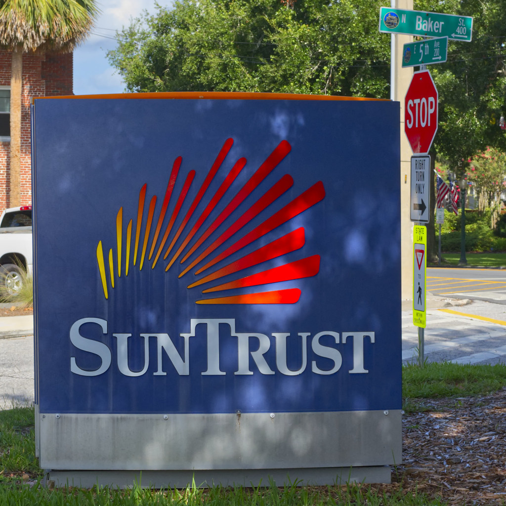 MOUNT DORA 2018 . GRAPHIC CHARM (14 in series) Mt Dora … Flickr