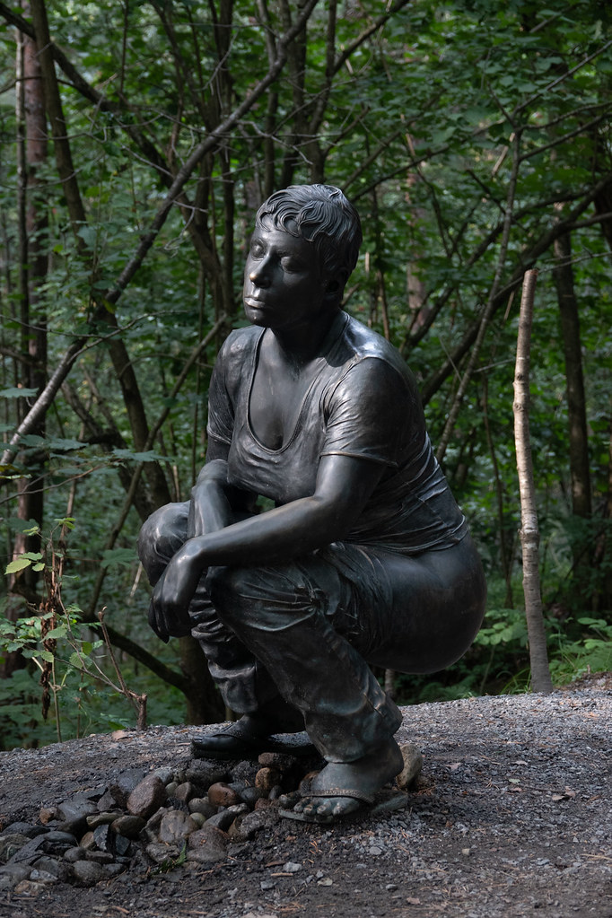 Scupture of woman peeing Ekebergparken Sculpture Park is a… Flickr