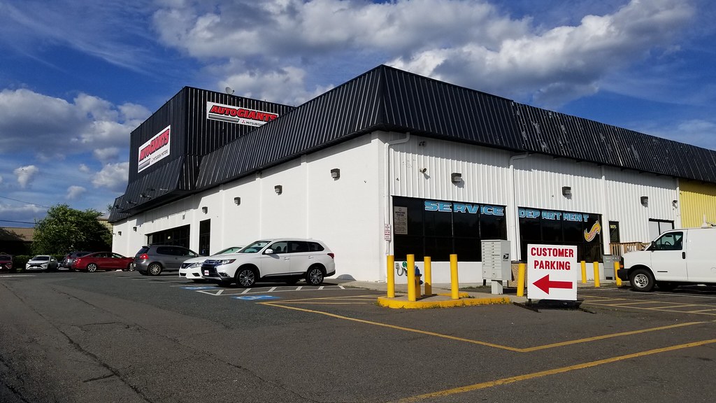 Auto Giants Mitsubishi a photo on Flickriver