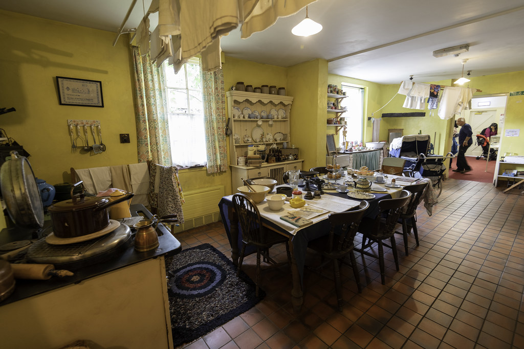 Skeldale House Dining Room worm600 Flickr