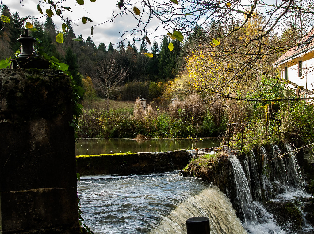 A côté du Moulin des Fées LMphoto23 Flickr