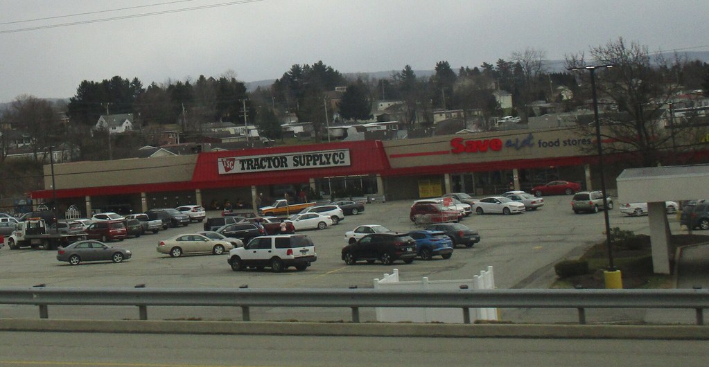 Tractor Supply & Save a Lot Mount Pleasant, PA. March 2019… Flickr