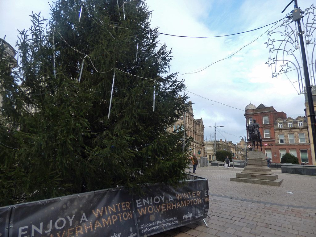 Christmas tree and the Prince Albert Equestrian statue Queen Square