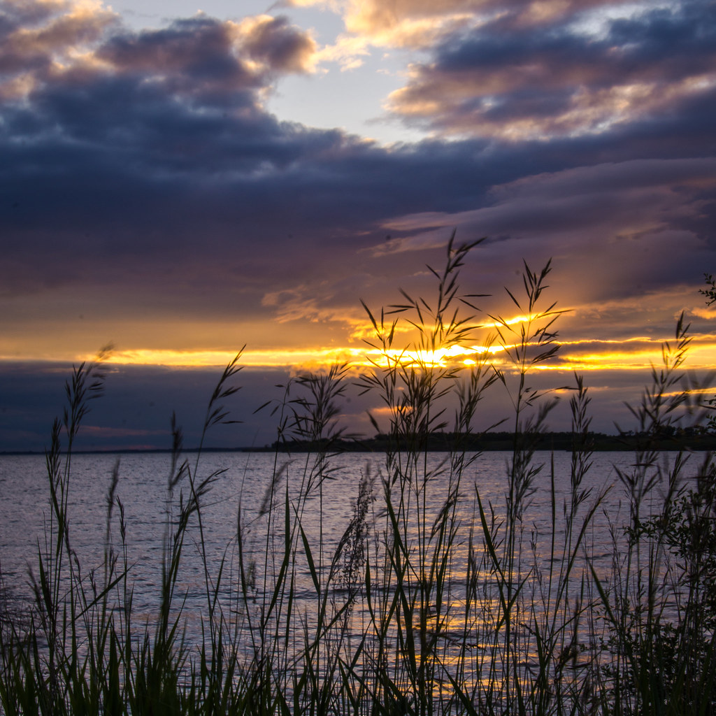 Sakakawea Sunset Lake Sakakawea in late June HorizonsCale… Christy