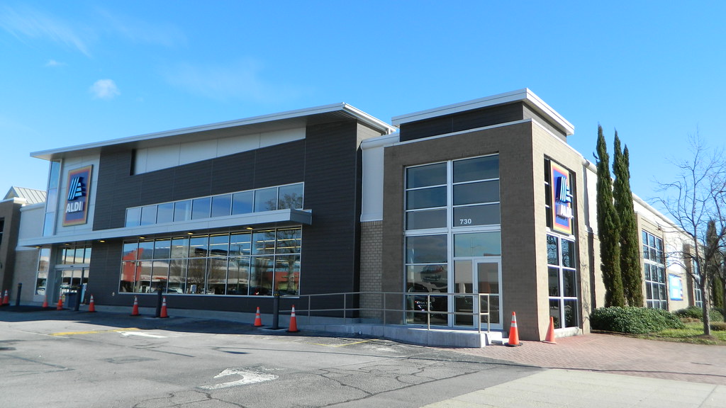 Aldi Aldi (18,873 square feet) 730 W 21st Street, The Cent… Flickr