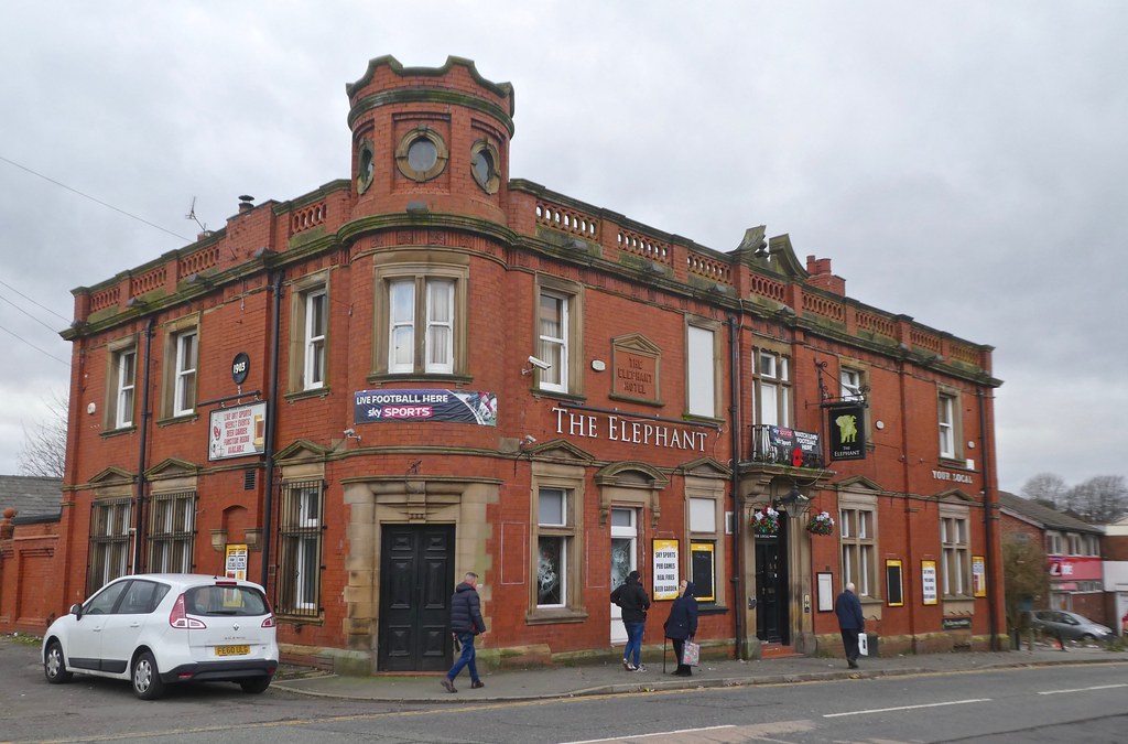 The Elephant Thatto Heath, St,Helens. Elephant Lane. Pub… Flickr