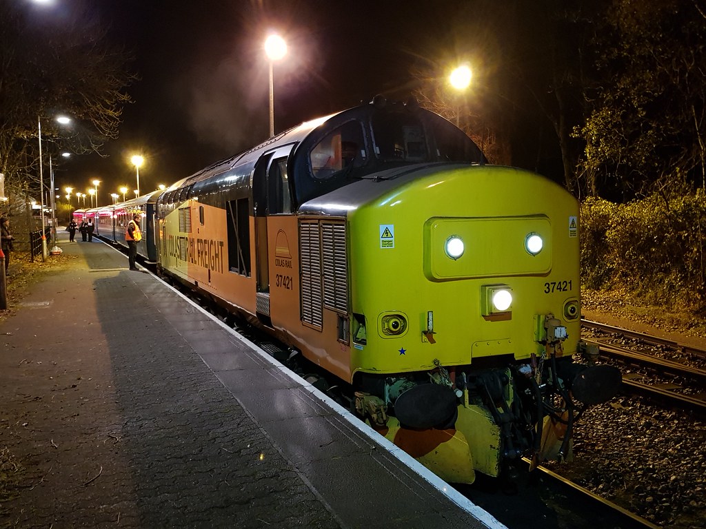 37421 2R20 Rhymney 11/11/2019 2R20 1701 Cardiff Central to… Flickr