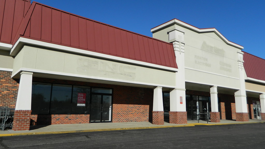 Ashland Hanover Shopping Center stores (closed) GNC (close… Flickr