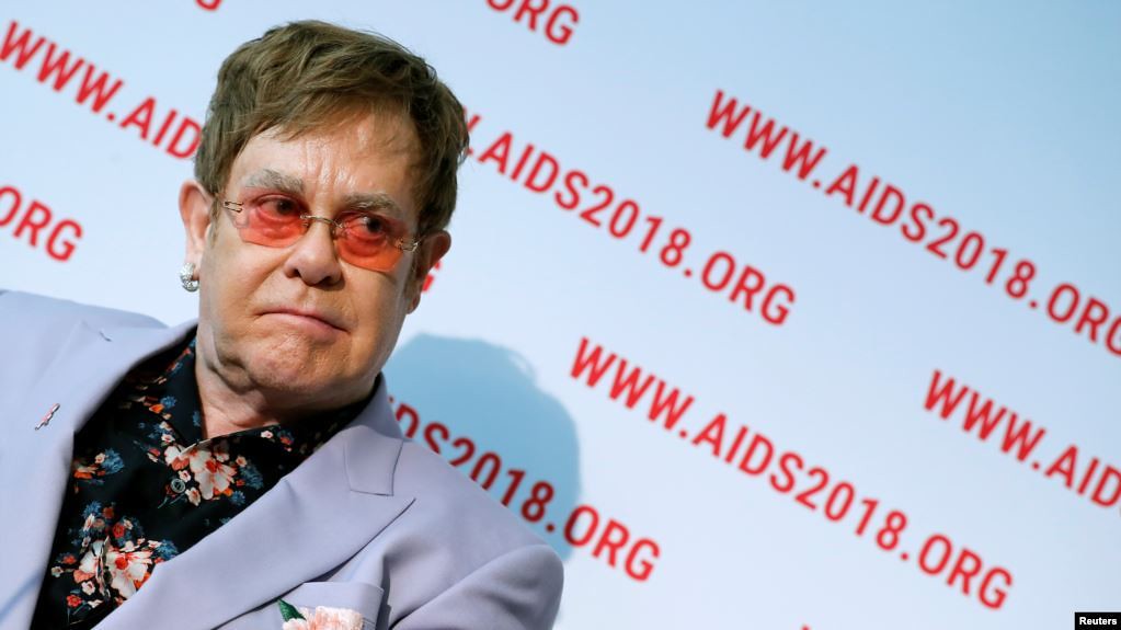 Elton John 1 millón para Australia Voz de América Reda… Flickr