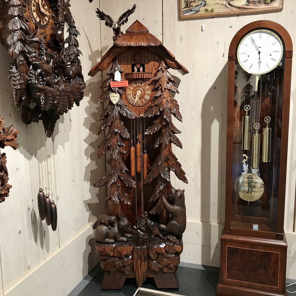 Grandfather Cuckoo Clock Giant Black Forest wooden cuckoo … Flickr