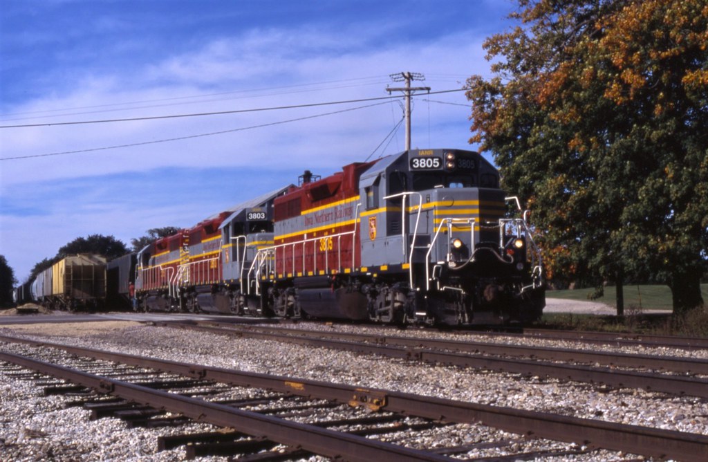 Work at Marble Rock A southbound Iowa Northern freight doe… Flickr