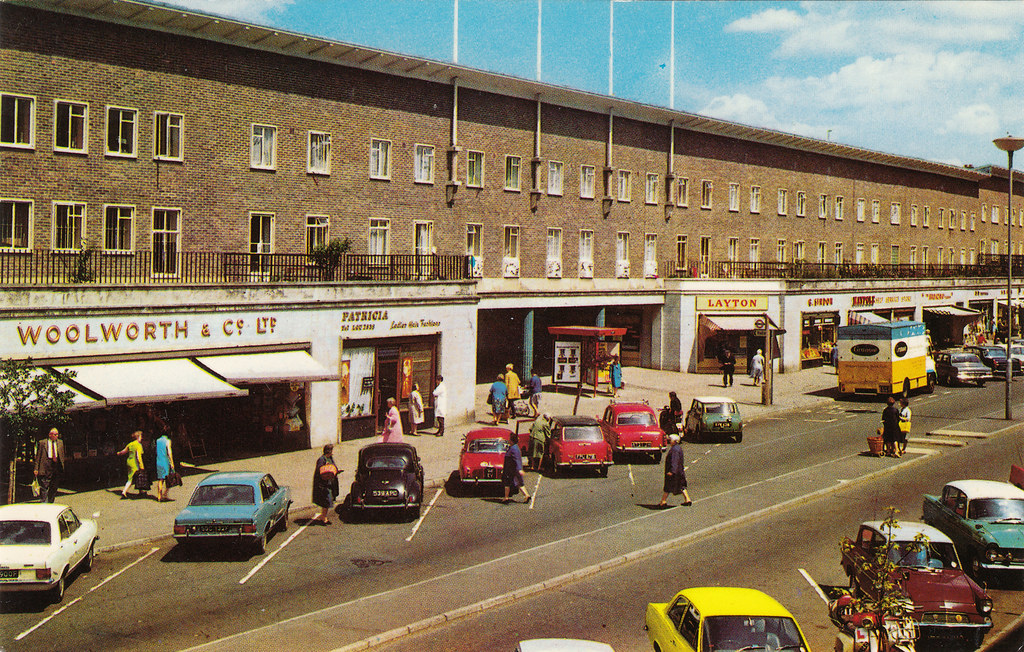 The Broadway, Debden Estate, Loughton old postcard late 19… Flickr