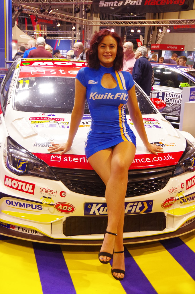 Kwik Fit Girl a photo on Flickriver