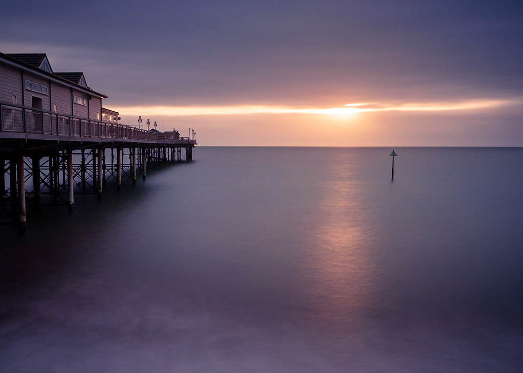 Teignmouth pier Sunrise at Teignmouth pier, Devon Carl Luxford Flickr