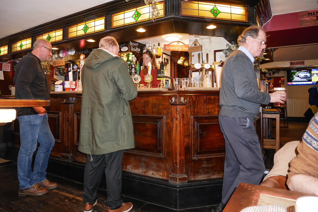Lichfield The Horse and Jockey. At the bar are Walnut Rede… Flickr