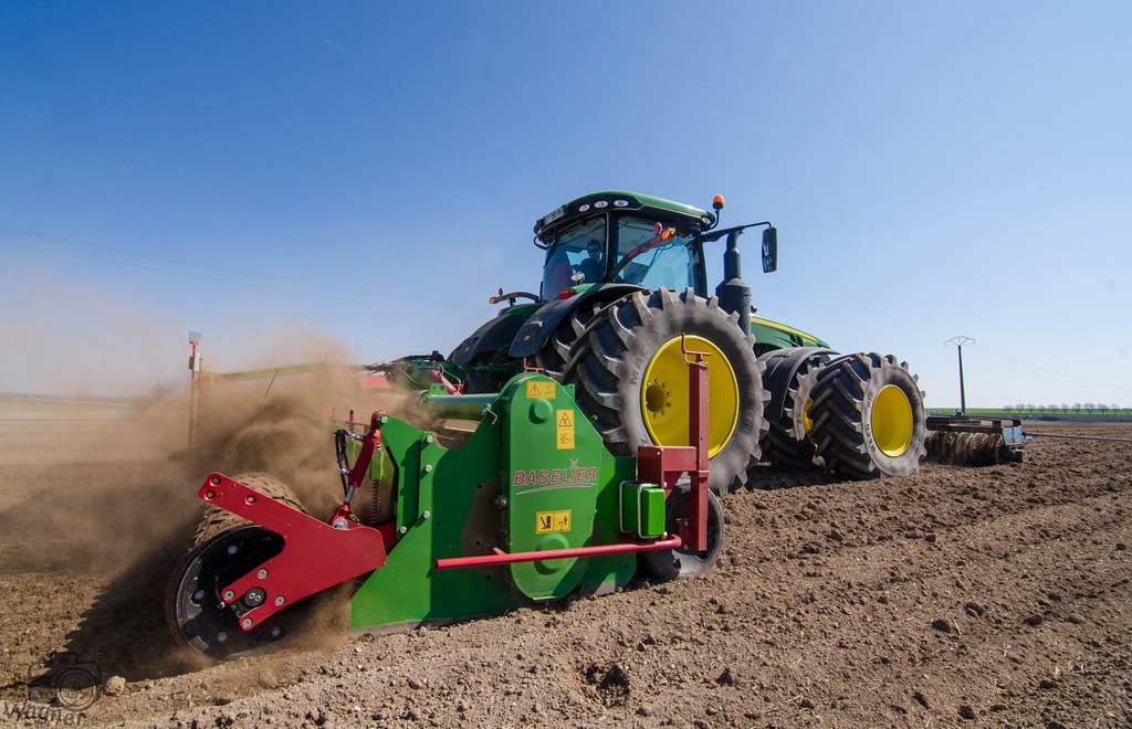 John Deere 8400R Baselier elie wagner Flickr