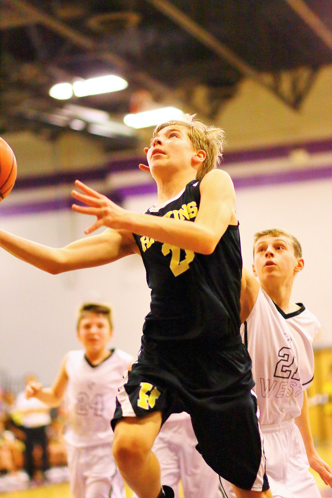 20 Pate Pfaffman goes up for a underhand layup against We… Flickr