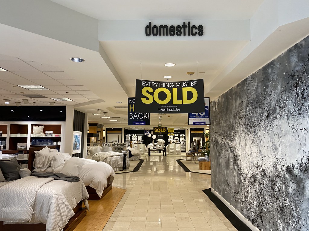 Bloomingdales Store Closing Sale The Falls Phillip Pessar Flickr
