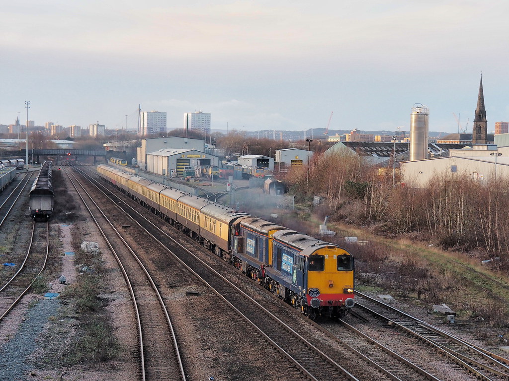 20302&305 1Z50 Leeds Pepper Road 180120 With the light f… Flickr