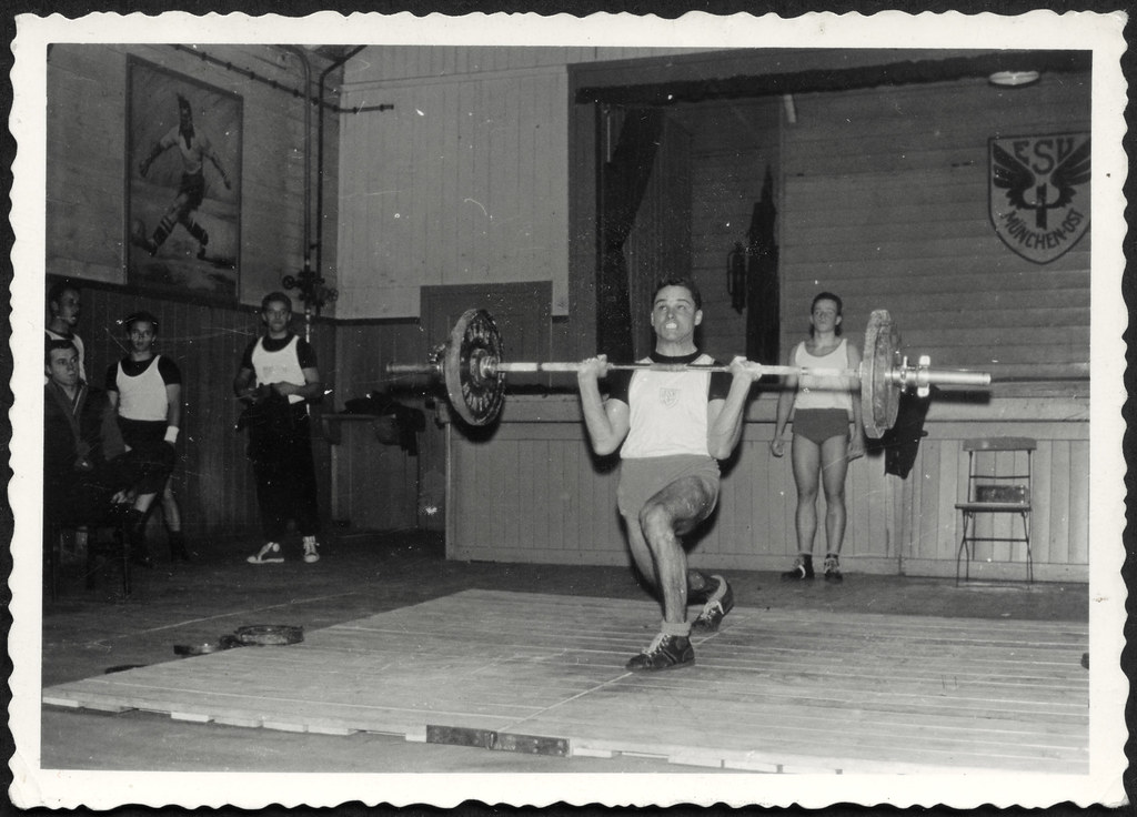 ArchivV31 Gewichtheber, ESV MünchenOst, 1950er Bei der Ze… Flickr