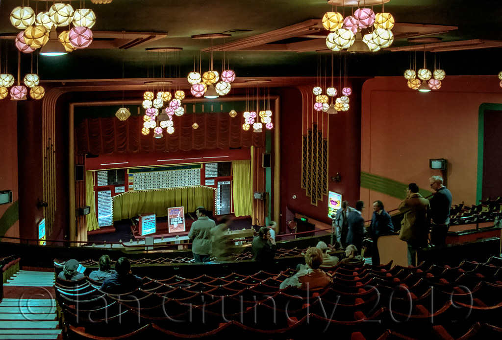 86 Leeds Clock 1 Clock Cinema, Leeds. Designed by Norman F… Flickr