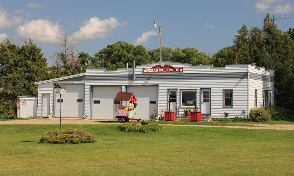 Goemann’s Station rural Wells, MN Owned by Orville Goema… Flickr