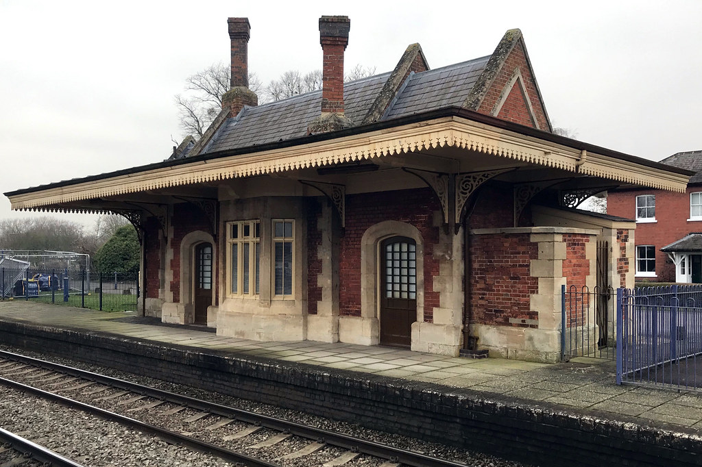 Culham, Oxfordshire Train Station Ticket Office and Waitin… Flickr