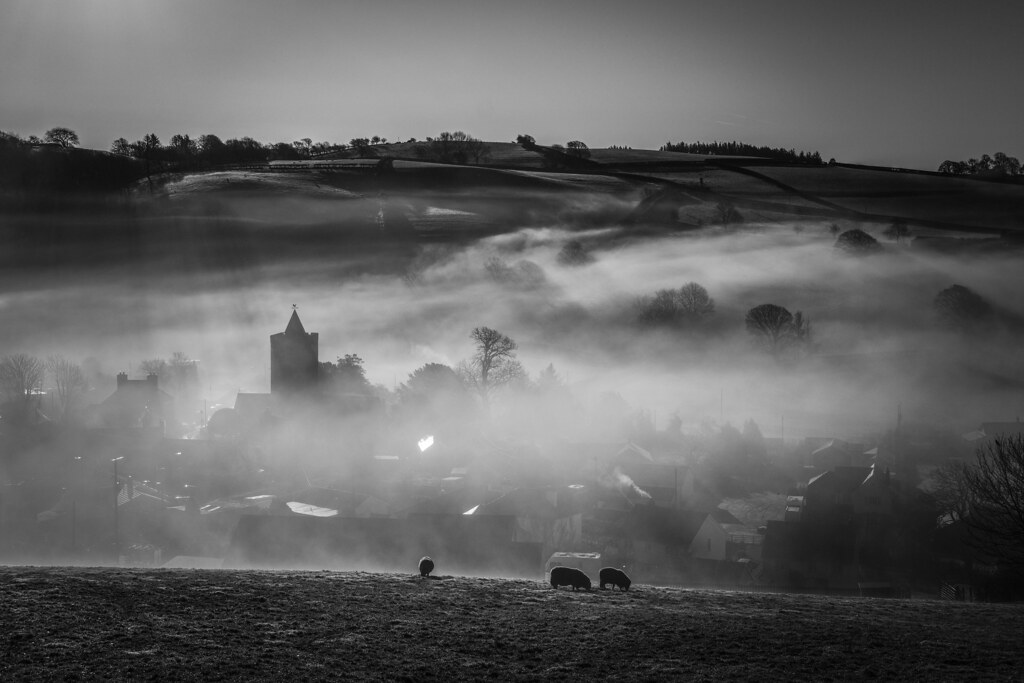 LlanfihangelyCreuddyn mist umbrellahead56 Flickr