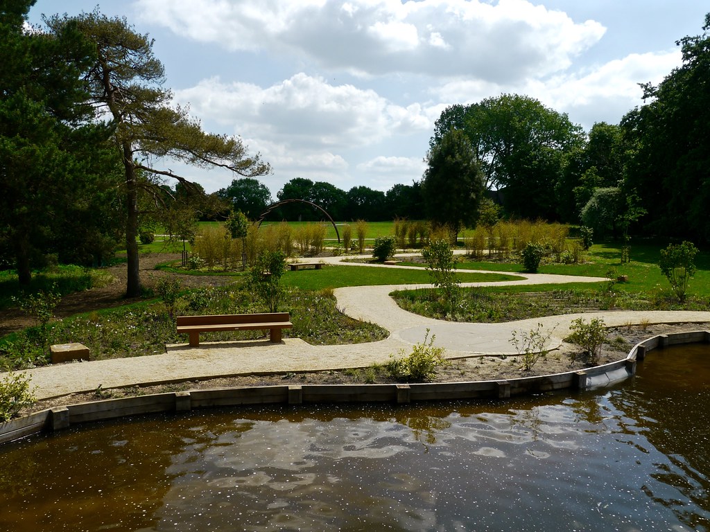 Maidenhead, Berkshire Sir Nicholas Winton Memorial Garden.… Flickr