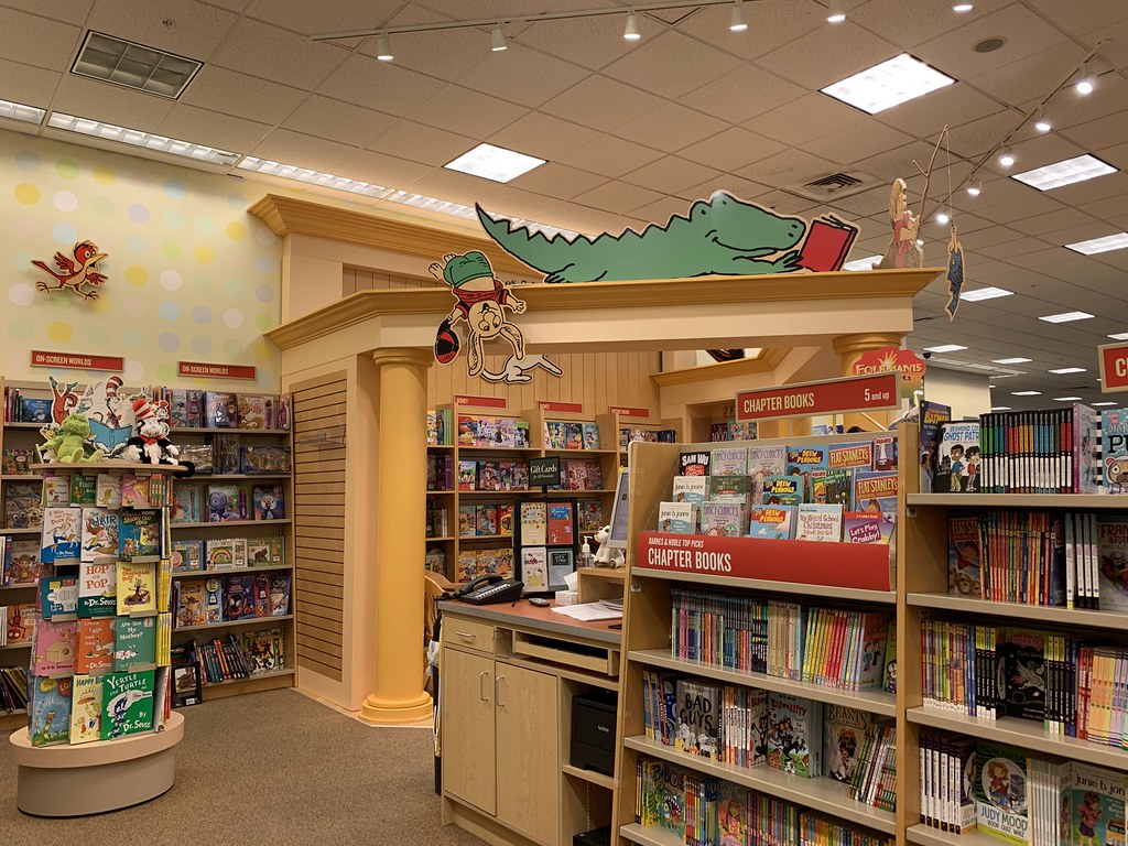 Barnes & Noble interior Barnes & Noble 2314 (32,982 squar… Flickr