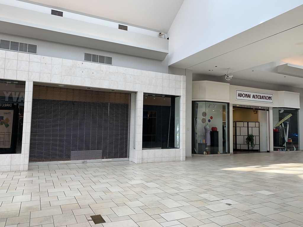 Chesterfield Towne Center stores a photo on Flickriver