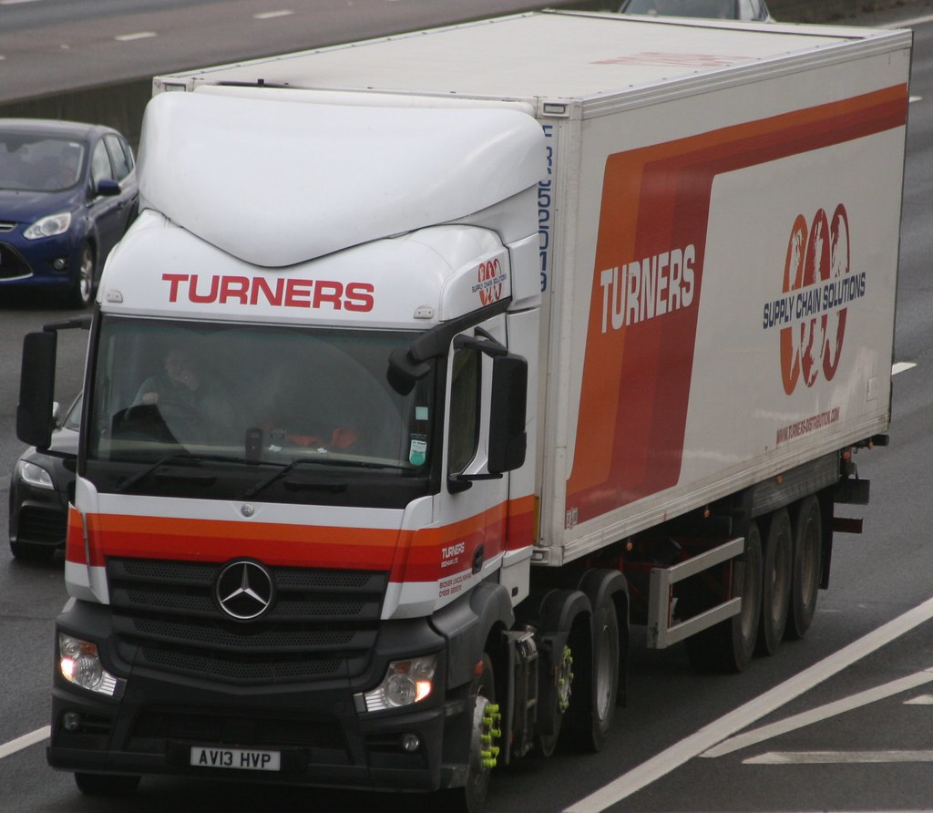 TURNERS OF SOHAM AV13HVP (BICKER) M25 STAPLEFORD ABBOTTS Flickr