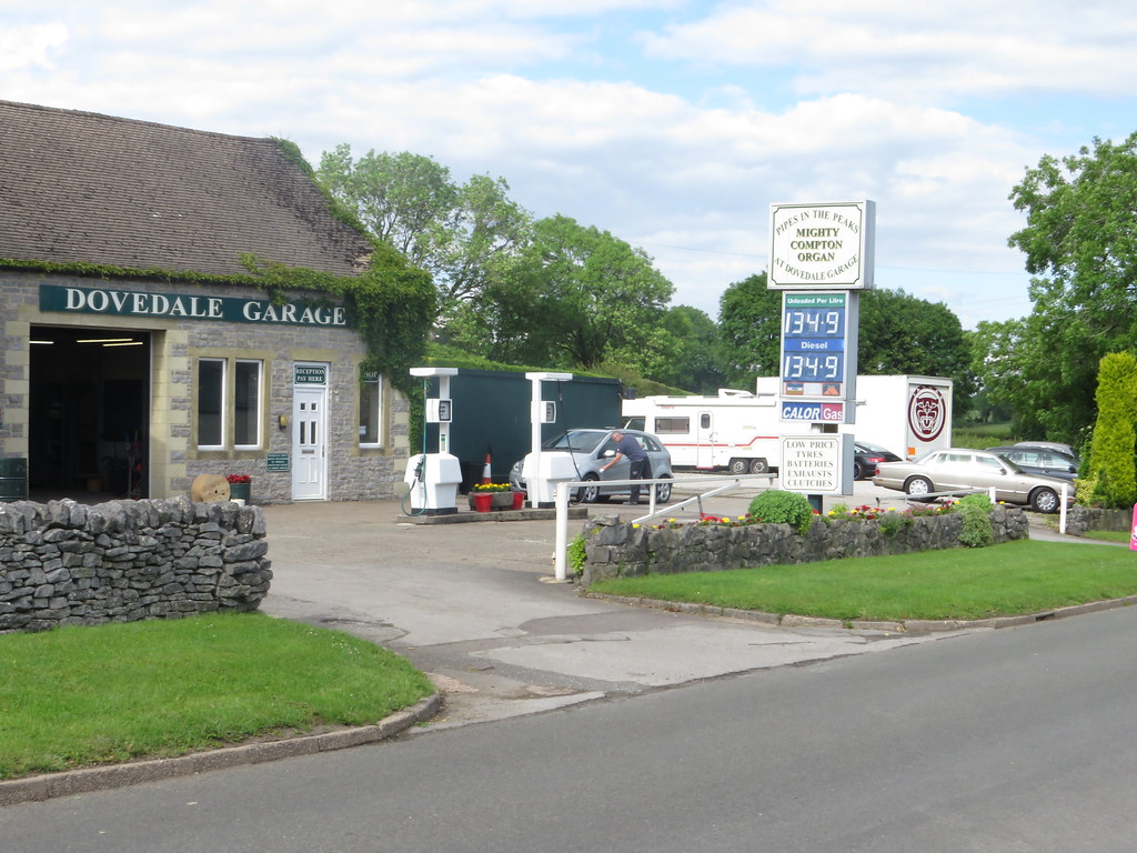 Independent Dovedale Garage, Wintercroft Lane, Thorpe, D… Flickr