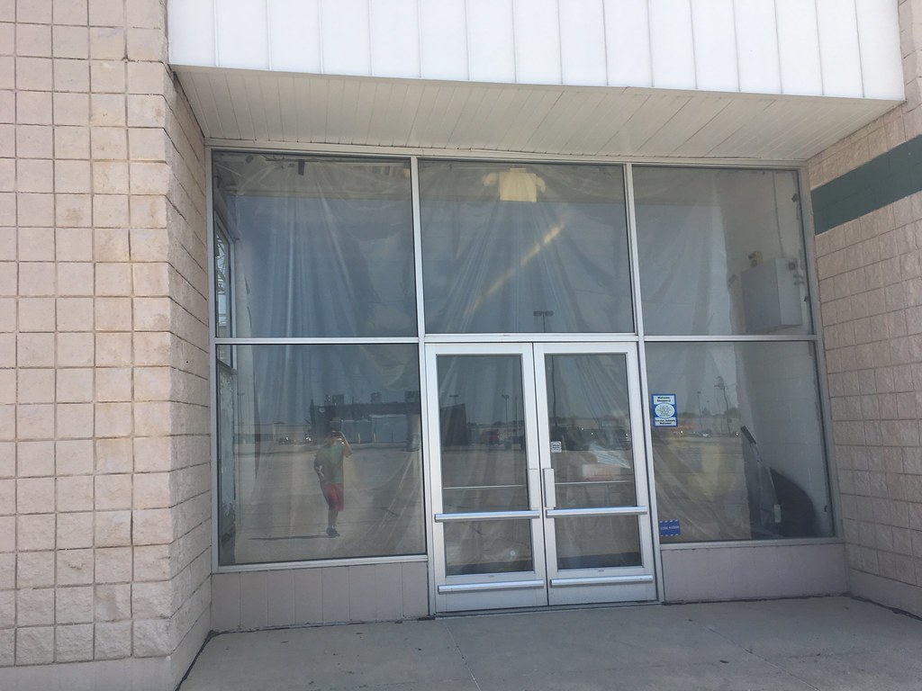 BomgaarsFormer KmartSpencer, Iowa Kmart 7603 opened in … Flickr
