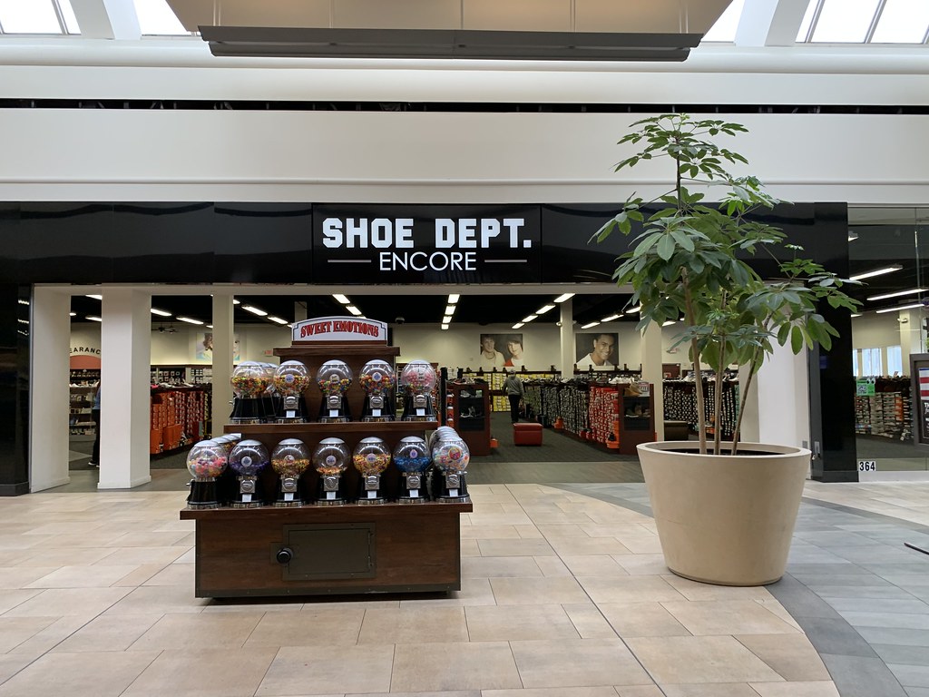 Shoe Dept. Encore Shoe Dept. Encore (14,918 square feet) 3… Flickr