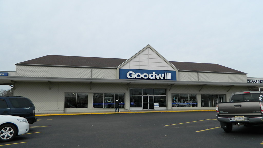 Goodwill Goodwill 1500 Boulevard, Town Hall Centre, Coloni… Flickr