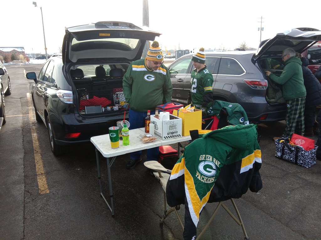 Time for the Tailgate The game day experience begins with … Flickr