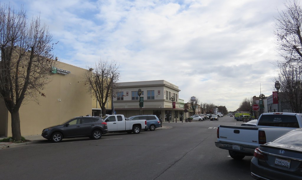 Downtown Newman, California Newman, California is a quaint… Flickr