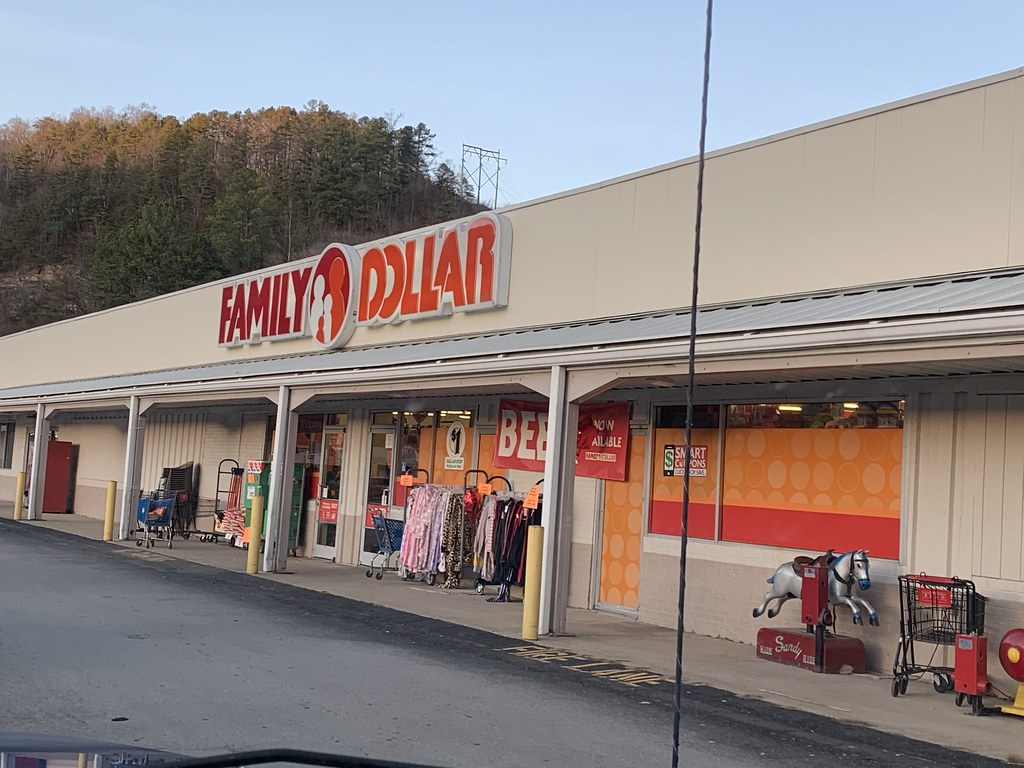 Family Dollar, Whitesburg, KY This is the Family Dollar di… Flickr