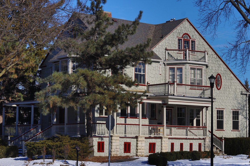 Galloway Knapp House Fond Du Lac, Wisconsin has many histo… Flickr