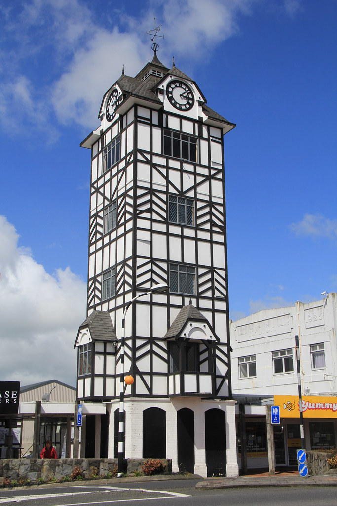 Glockenspiel, Stratford Made to look like a Tudor building… Flickr