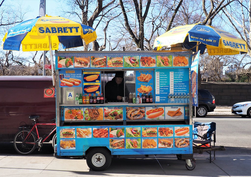 Mobile Food Vendor With the familiar Sabrett umbrellas, 5t… Flickr