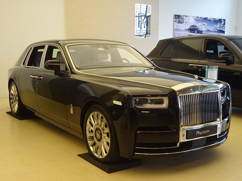 10 Cars That Weigh Around 5000 lbs (Pounds) Weight of Stuff