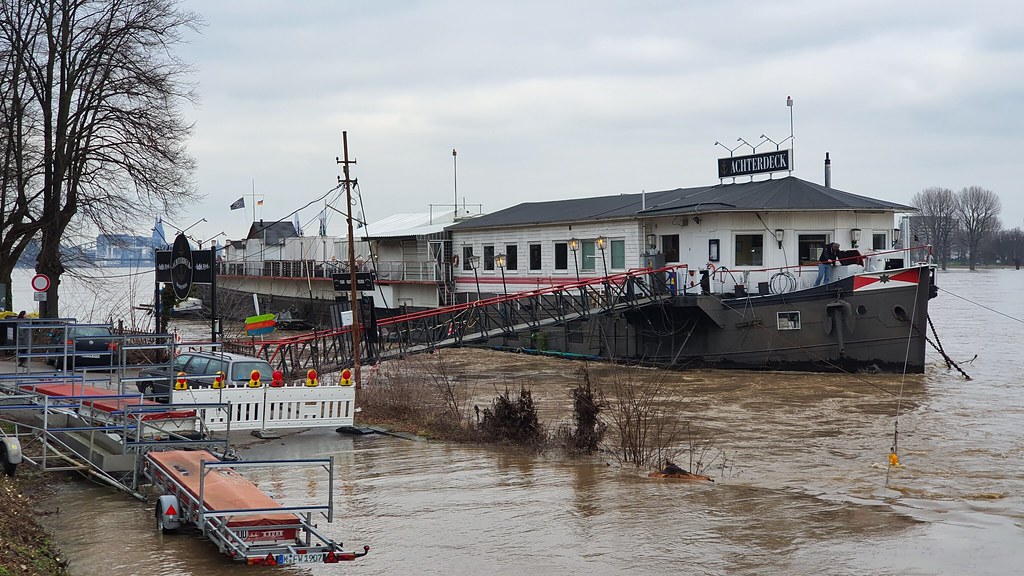 Köln Hochwasser Heute Hochwasser in Köln Rheinpegel sinkt wieder
